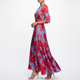 Clara Emilie - Elegant kjole med blomsterdesign