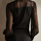 Gertrud - Retro-stilfuld bluse med blonde detaljer