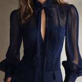 Gertrud - Retro-stilfuld bluse med blonde detaljer