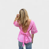 Eleanor - Delikat bluse med slag