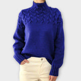 Ragna - Kvindepullover med strikkede detaljer
