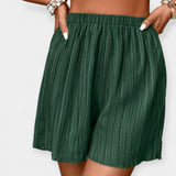 Viktoria - Stilfulde shorts med plisseringer
