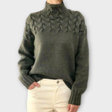 Ragna - Kvindepullover med strikkede detaljer