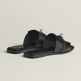 Astrid - Sandaler med remme og metaldetaljer