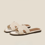 Saga - Sandaler med snøredetaljer