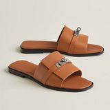 Astrid - Sandaler med remme og metaldetaljer
