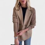 Ida Liv - Elegant jakke med strikkede ærmer